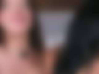 Emperatriz y Linsey's Live Sex Cam Show