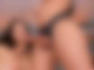 Emperatriz y Linsey's Live Sex Cam Show
