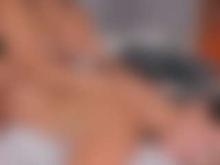 Live cam show with Emperatriz y Linsey - Kisses on Fapmatic.com