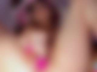 Live cam show with NicoleBlake - Skinny on Camming Site