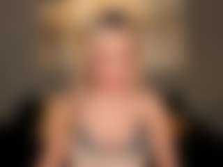 Live cam show with Juanita Clay - Blonde Hair College on Gym Cam Girls