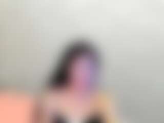 Bella's Live Sex Cam Show
