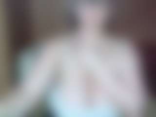 Live cam show with AdeAde - Blow on Camming Site