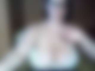 Live cam show with AdeAde - Blow on Camsoda