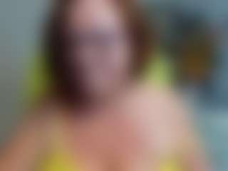 Live cam show with flirtyADELE - Granny on Dolls Live