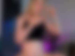 Live cam show with inchcaser - Tease on Camsoda