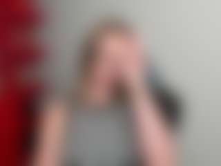 ZoeXox's Live Sex Cam Show