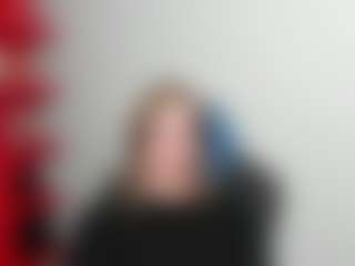 Live cam show with ZoeXox - Femdom on sexylive.show
