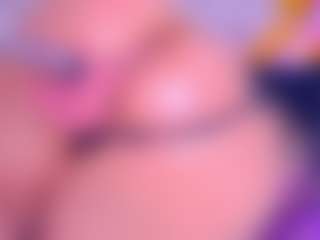 Bigassmonic MILF webcam performer live streaming