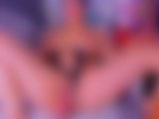Live cam show with Lorena - Body Massage on CamSextacy