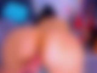 Live cam show with Lorena - Athletic Public on SmokeAndPoke