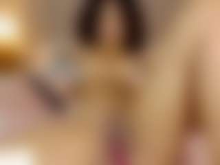Live cam show with Emma williams - Tiny on Camsoda