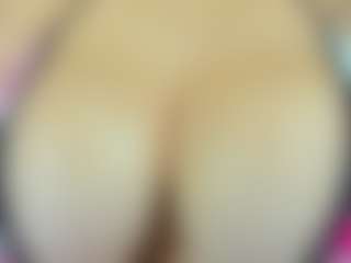 Live cam show with nayla-thompson - Living Room on Camiplay Live