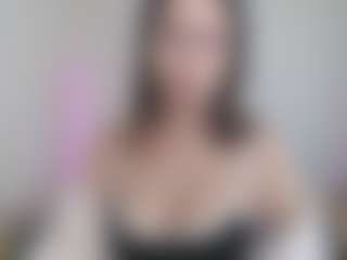 Live cam show with SallyLust - Green Eyes on StripNow