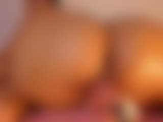 Live cam show with Sary Blake - Spoiled on Camsoda