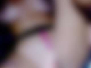 Eva-hot-blond MILF webcam performer live streaming