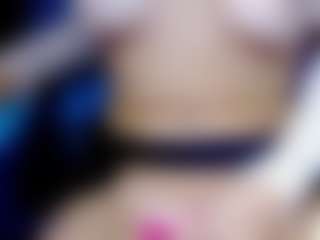 Eva-hot-blond MILF webcam performer live streaming