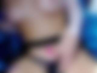 Live cam show with Eva-hot-blond - Bedroom on camtv
