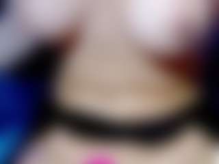 Eva-hot-blond MILF webcam performer live streaming