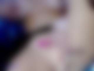 Eva-hot-blond MILF webcam performer live streaming