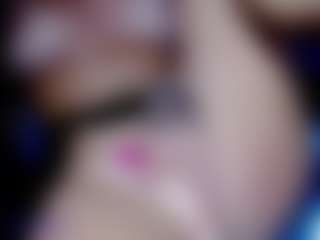 Live cam show with Eva-hot-blond - Green Eyes on Gym Cam Girls