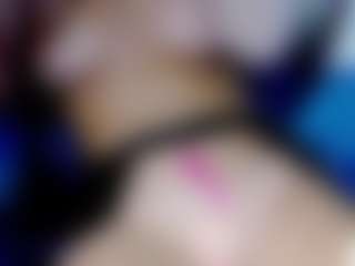 Eva-hot-blond MILF webcam performer live streaming