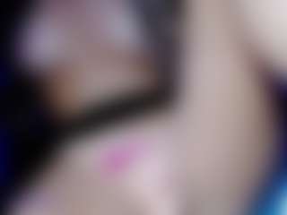 Eva-hot-blond MILF webcam performer live streaming