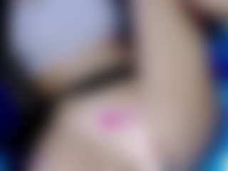Eva-hot-blond MILF webcam performer live streaming