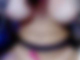 Live cam show with Eva-hot-blond - Blonde Hair Curvy on Soda Cam