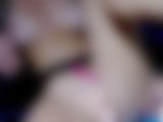 Live cam show with Eva-hot-blond - Living Room on AdultVida.com
