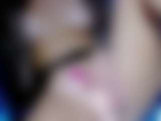 Eva-hot-blond MILF webcam performer live streaming