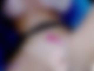 Live cam show with Eva-hot-blond - Green Eyes on intimatelivegirls.com