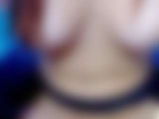 Performer in webcam MILF Eva-hot-blond in streaming live