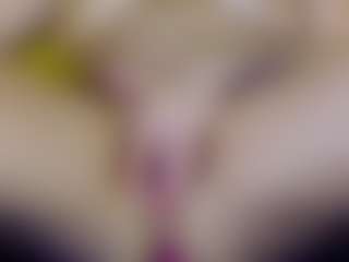 Tania44b MILF webcam performer live streaming