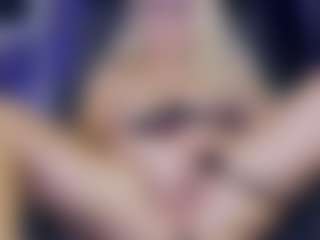 Live cam show with Tania44b - Fingers on Camsoda