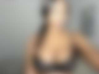 Live cam show with ebonydreamiin - Creamy on https://playwithruby.com