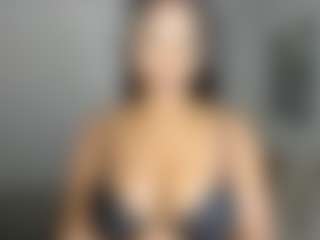 Live cam show with ebonydreamiin - Muscular on Dolls Live