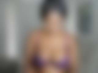 Live cam show with ebonydreamiin - Muscular on CamwithHer