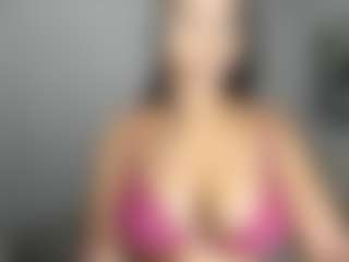 Live cam show with ebonydreamiin - Muscular on Soda Cam