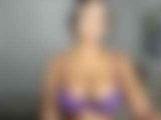 Live cam show with ebonydreamiin - Kinky on Chatstar