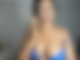 Live cam show with ebonydreamiin - Kinky on xplaylive.com