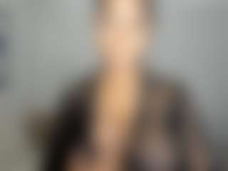 Live cam show with ebonydreamiin - Sexy on PervPlay.com