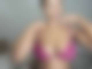 Live cam show with ebonydreamiin - Fit on SxyPornLive