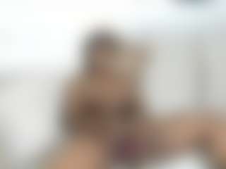 Live cam show with ebonydreamiin - Rub on Camsoda