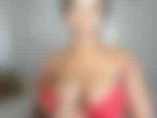 Live cam show with ebonydreamiin - Rub on hrnylive.com