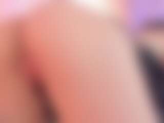 Live cam show with lucy-vega - Skinny Asian on Fit Hotties
