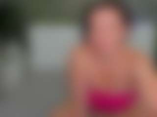 Live cam show with EveLibston - Mature on CamClone