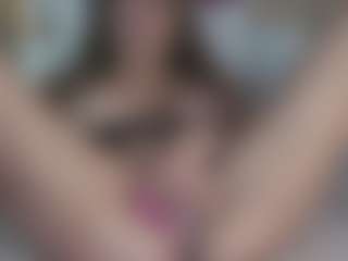 Live cam show with LoriMineli - Thin on StripNow