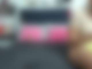 Live cam show with Emmily Giraldo - Grey on Milfs Live