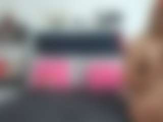 Live cam show with Emmily Giraldo - Grey on googirlz